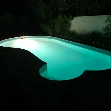 Pool Few Steps From Beach Green Apartment Zadar